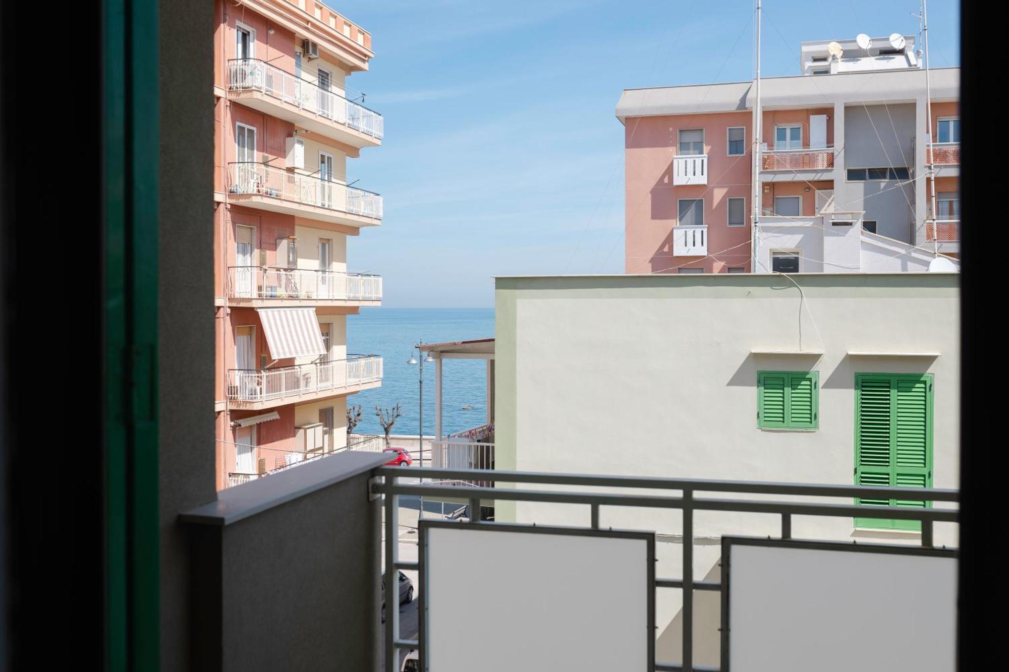 Appartement Sunrise Waterfront - With Sea View Balcony - *