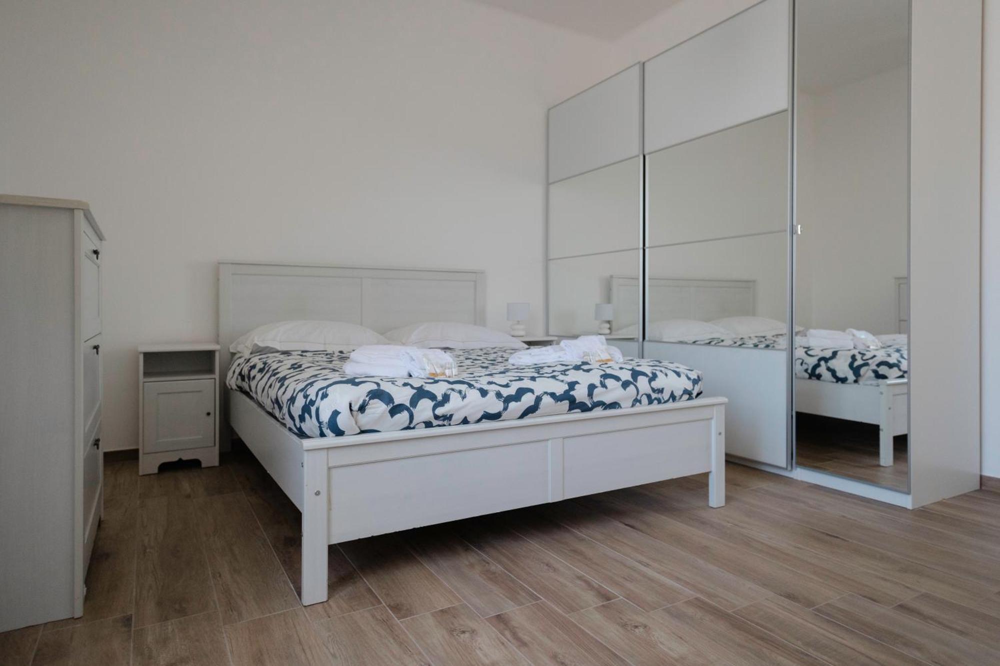 Sunrise Waterfront - With Sea View Balcony - Appartement *